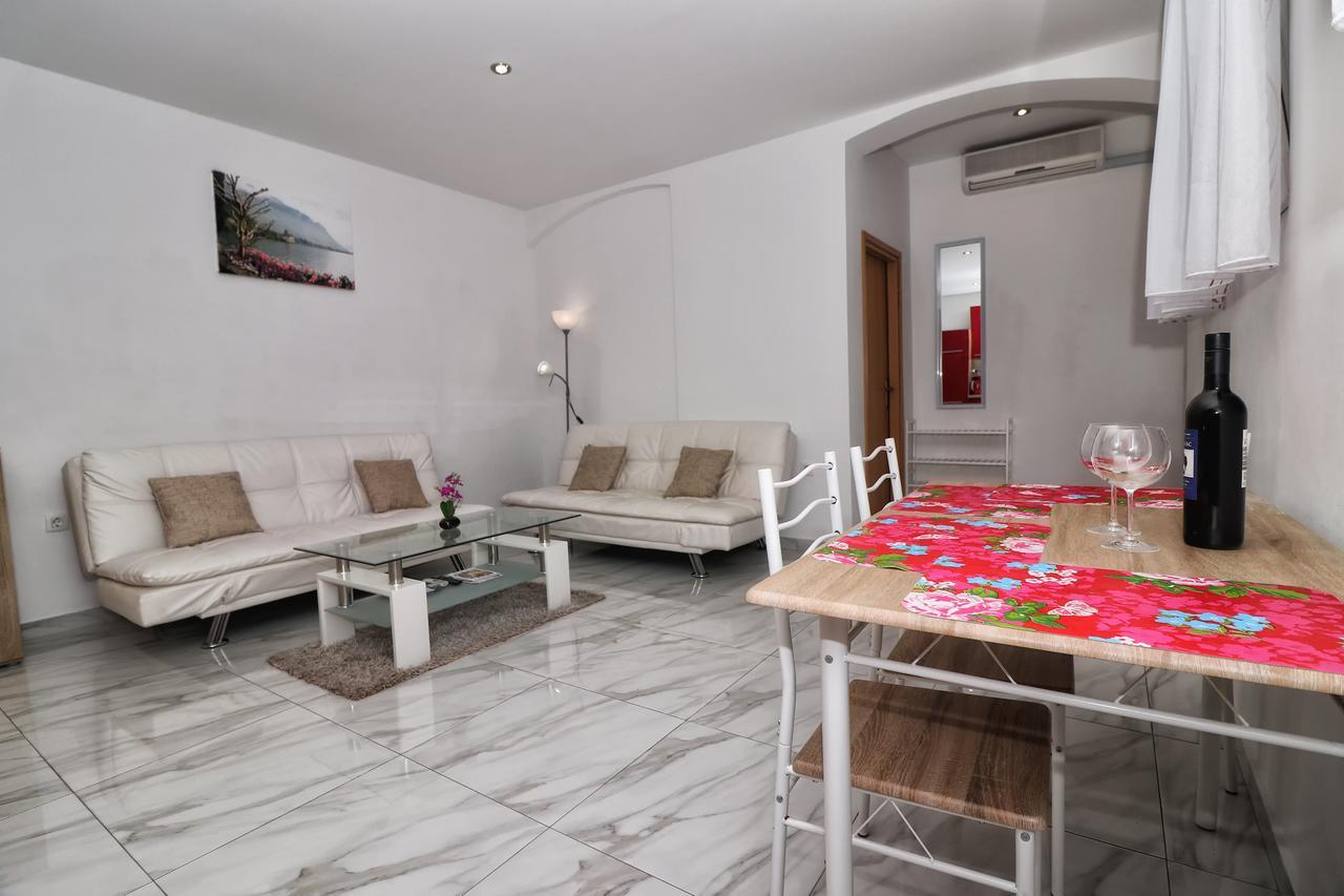 Apartments Amalia Rovinj Bagian luar foto