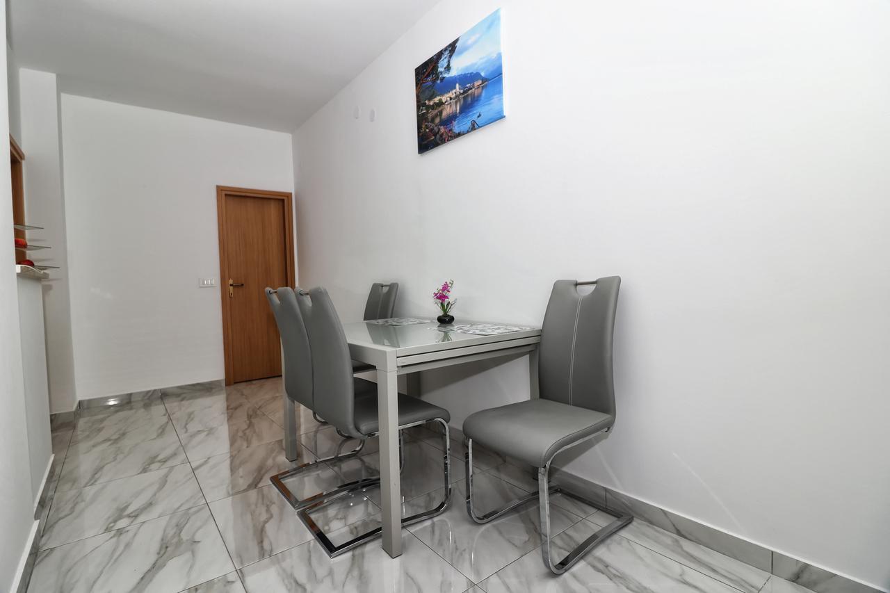 Apartments Amalia Rovinj Bagian luar foto